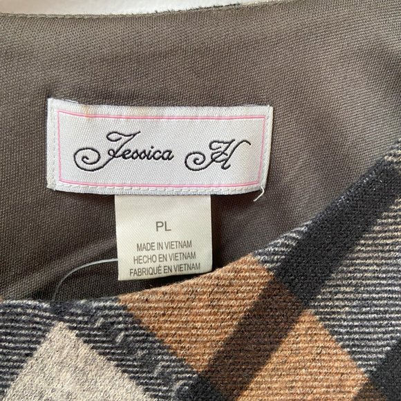 Plaid Dress w/ Longer sleeves - Picture 3 of 3